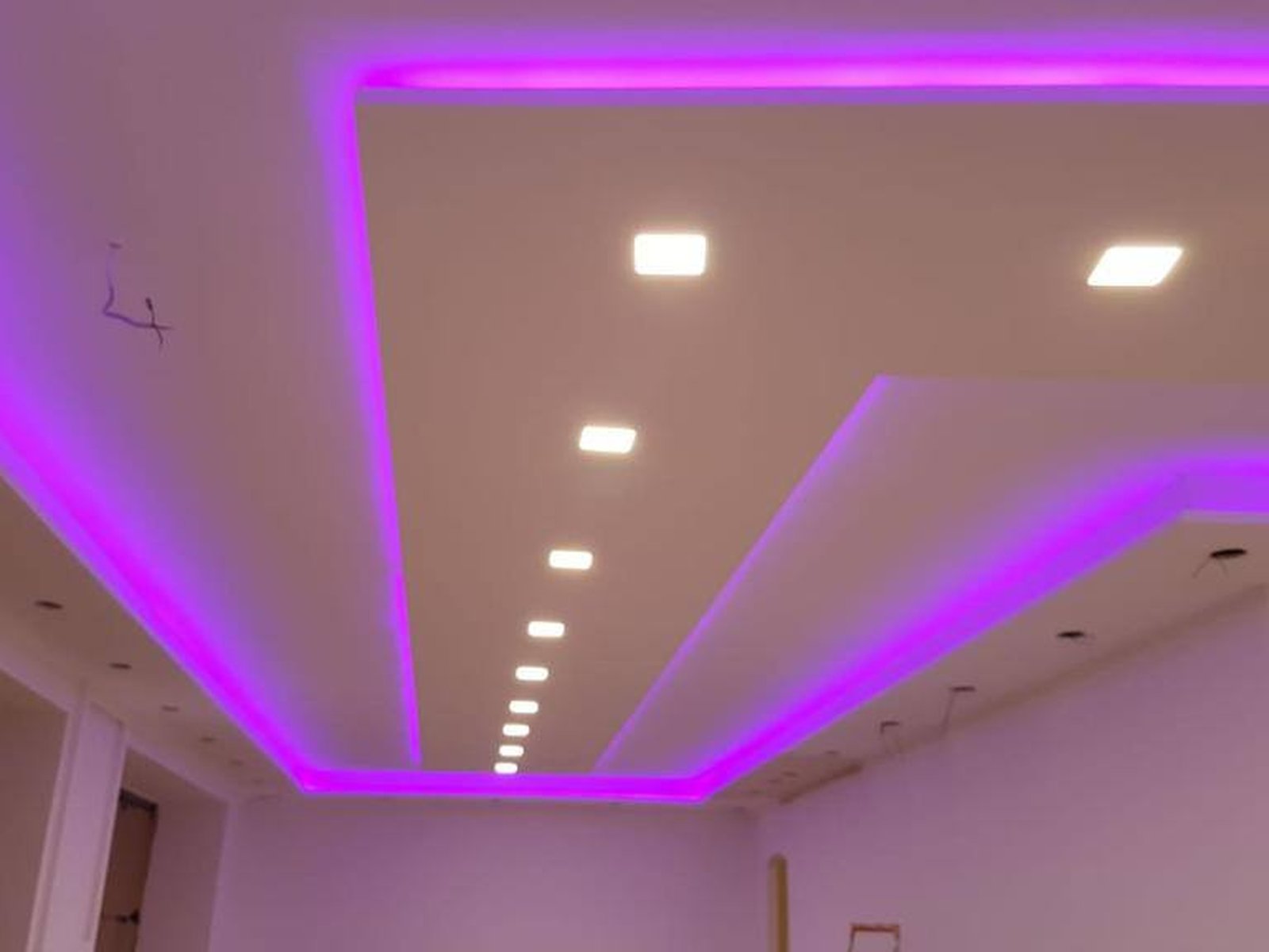 Designdecke mit Beleuchtung